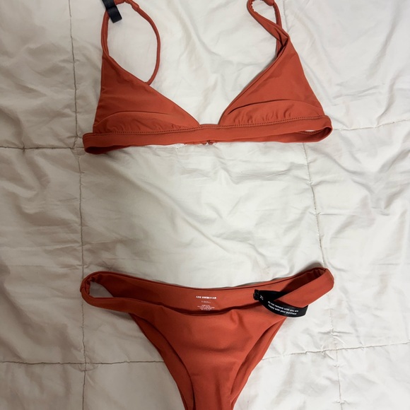 Elegant Rust Bikini Set - Picture 4 of 4